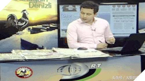 Hoàng thượng đại náo đài truyền hình chán chê rồi lăn ra ngủ 2