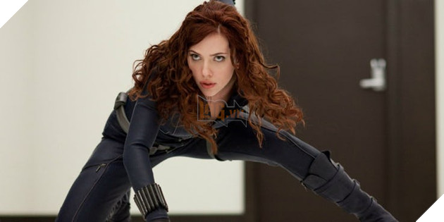 Black Widow đã xuất hiện từ Iron Man 2 với vỏ bọc thư ký cho Tony Stark. Nguồn: Internet.