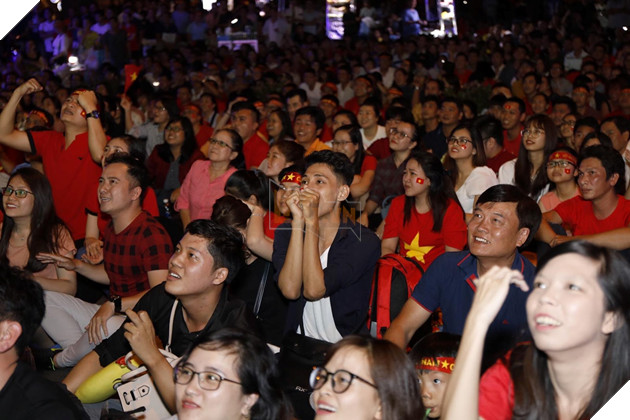 Việt nam - Nhật Bản, hàng triệu người Việt Nam căng thẳng với tuyển nước nhà
