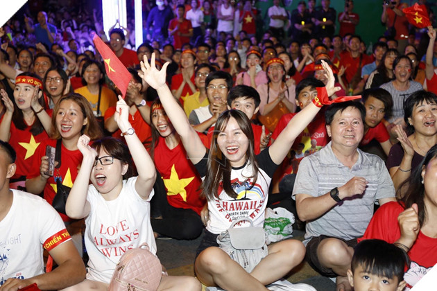 Việt nam - Nhật Bản, hàng triệu người Việt Nam căng thẳng với tuyển nước nhà 4