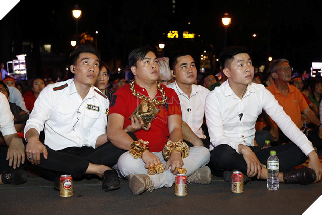 Việt nam - Nhật Bản, hàng triệu người Việt Nam căng thẳng với tuyển nước nhà 5