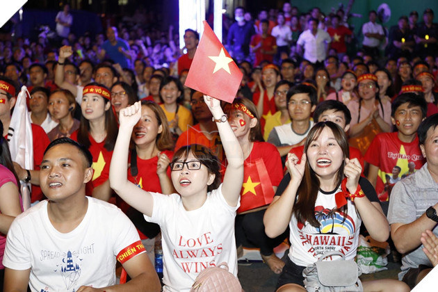 Việt nam - Nhật Bản, hàng triệu người Việt Nam căng thẳng với tuyển nước nhà 14