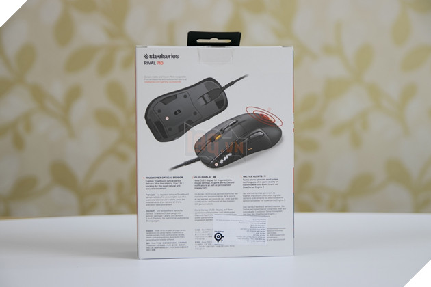 Mặt sau là các thông số chi tiết của Steelseries Rival 710. Nguồn: Lag.vn.