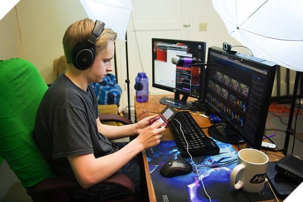 Mat trai cua Streamer: Lieu no co dang gay anh huong xau toi gioi tre? 5 Mặt trái của Streamer: Liệu nó có đang gây ảnh hưởng xấu tới giới trẻ?