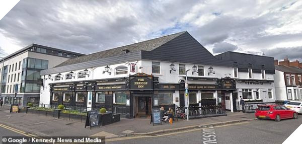 Uống trộm bia đỉnh cao như chú cún Shiba: Liếc ngang liếc dọc mãi mới chịu hành động 4