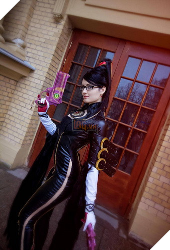 Ngất ngây trước vẻ đẹp không tì vết của bộ cosplay Bayonetta giống y hệt trong game 3