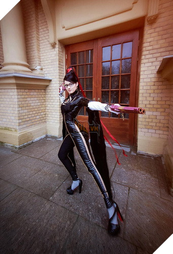 Ngất ngây trước vẻ đẹp không tì vết của bộ cosplay Bayonetta giống y hệt trong game 4