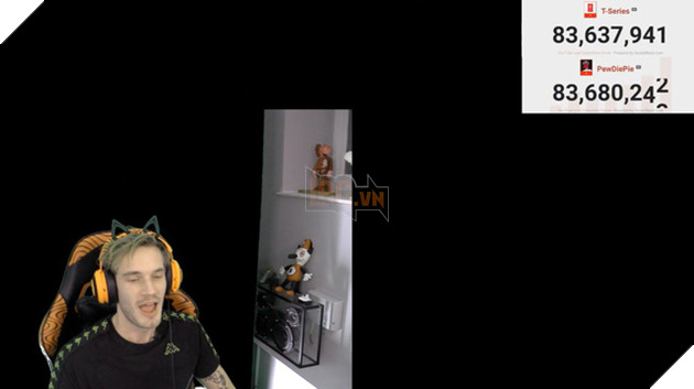 Sắp bị vượt mặt, Pewdiepie vội vàng tung ra chiêu bài cuối cùng trong cuộc chiến với T-Series - Ảnh 2. Sắp bị vượt mặt, Pewdiepie vội vàng tung ra chiêu bài cuối cùng trong cuộc chiến với T-Series - Ảnh 2.