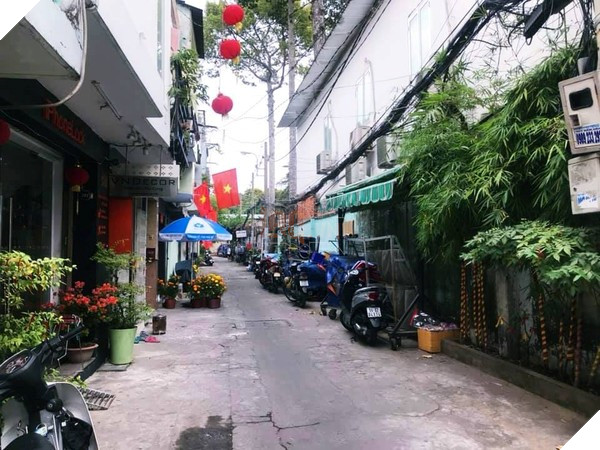 Ngay mong 1 Tet: Co 1 Ha Noi va Sai Gon binh yen den la 15 Người dân Sài Thành có lẽ chưa thức dậy…