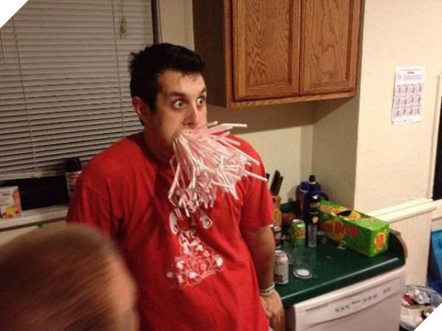 [Vui] Những pha say sấp mặt của hội thích nhậu nhẹt trong dịp cuối năm - Ảnh 8.