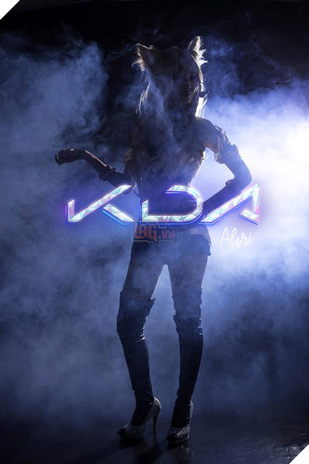 Bộ Cosplay Ahri KDA với thần thái bảo đảm choáng ngợp game thủ