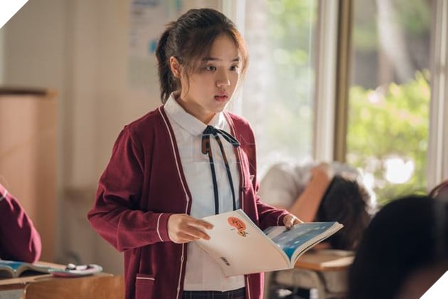 Ve than nhi Deok-Choon tro lai man anh voi Chung nhan Hoan hao 4 Vệ thần nhí Deok-Choon trở lại màn ảnh với Chứng nhân Hoàn hảo 4