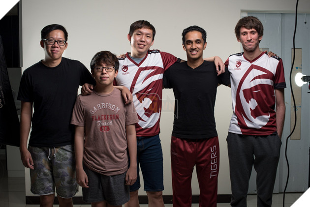 DOTA 2 Dendi bi bat gap tren may bay, ro tin don anh bi Tigers kick vi thanh tich qua te 4 DOTA 2 Dendi bị bắt gặp trên máy bay, rộ tin đồn anh bị Tigers kick vì thành tích quá tệ 4