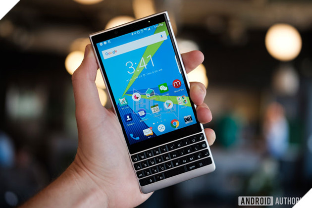 Blackberry Key2 là một trong những smartphone tốt cho power user dù cấu hình tầm trung. Nguồn: Internet.