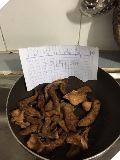 Tâm sự 'đẫm nước mắt' của 'hội con ghẻ' khi phụ huynh cưng 'hoàng thượng', 'boss' như trứng