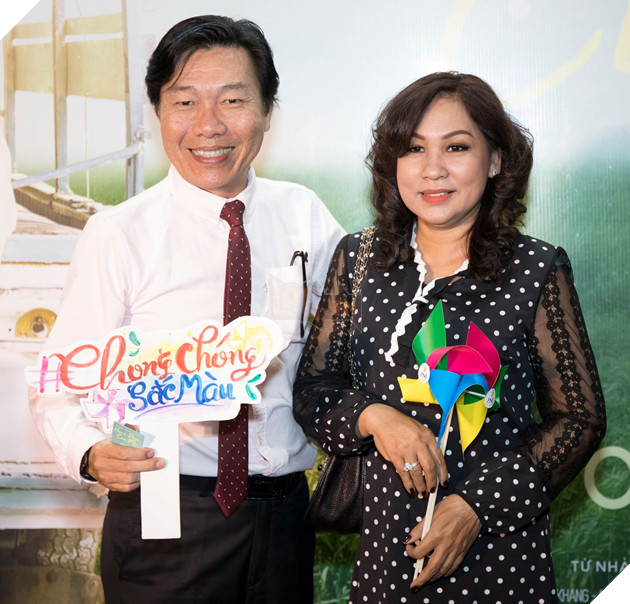 Mai Phuong lan dau xuat hien sau benh tat, Kieu Minh Tuan - Cat Phuong sanh doi trong hop bao phim 'Hanh phuc cua me' 8 Mai Phương lần đầu xuất hiện sau bệnh tật, Kiều Minh Tuấn - Cát Phượng sánh đôi trong họp báo phim 'Hạnh phúc của mẹ' 8