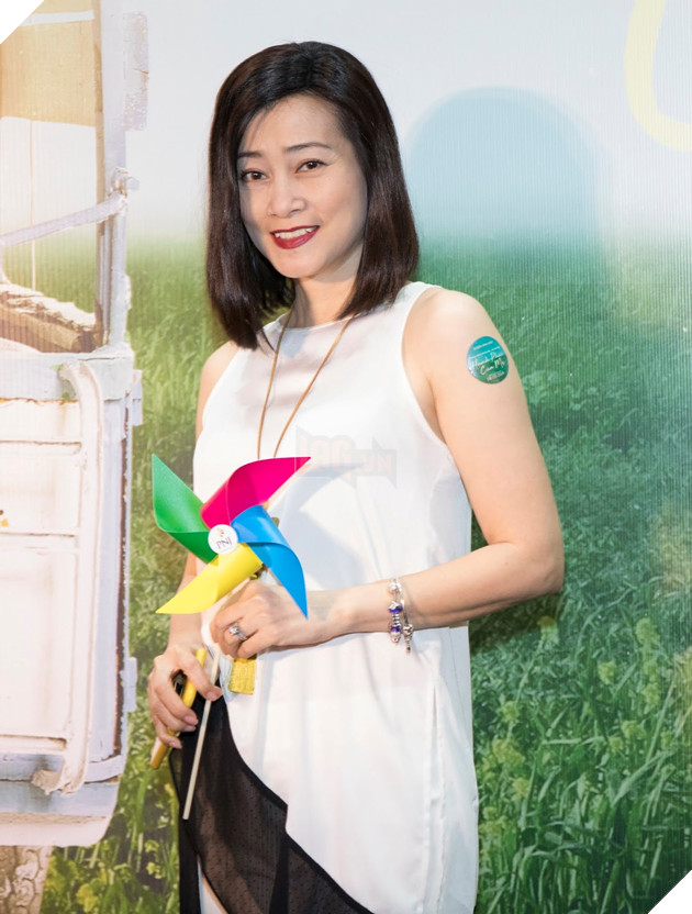 Mai Phuong lan dau xuat hien sau benh tat, Kieu Minh Tuan - Cat Phuong sanh doi trong hop bao phim 'Hanh phuc cua me' 9 Diễn viên Tuyết Thu