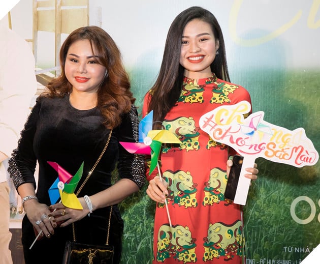 Mai Phuong lan dau xuat hien sau benh tat, Kieu Minh Tuan - Cat Phuong sanh doi trong hop bao phim 'Hanh phuc cua me' 11 Mẹ con Lê Giang - Lê Lộc