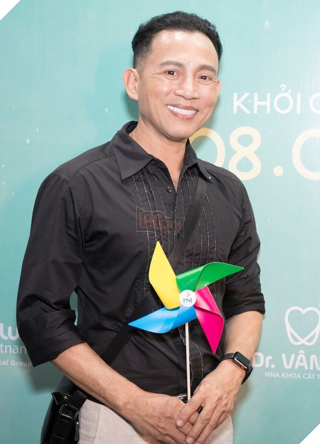 Mai Phuong lan dau xuat hien sau benh tat, Kieu Minh Tuan - Cat Phuong sanh doi trong hop bao phim 'Hanh phuc cua me' 16 Hữu Tiến