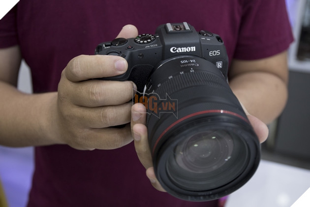 Tren tay nhanh Canon EOS RP Full Frame Mirorless Trên tay Canon EOS RP - Máy ảnh Full frame không gương lật thứ 2 của Canon. Nguồn: Lag.vn.