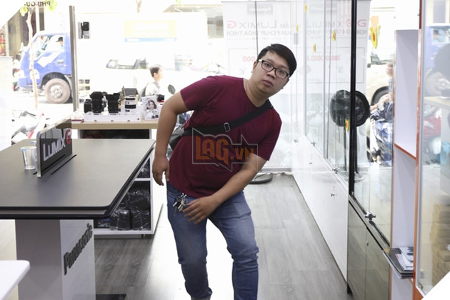Danh gia Canon EOS RP: Chat luong anh, lay net tu dong, ISO, ngam chuyen va lens EF 10 Vẫn còn nửa khuôn mặt nên vẫn còn lấy nét vào đầu được. Nguồn: Lag.vn.