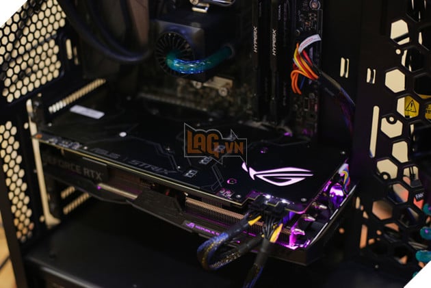 Can canh ASUS ROG STRIX RTX 2060 - Chien game manh me nhung van mat may 9 Cận cảnh ASUS ROG STRIX RTX 2060 - Chiến game mạnh mẽ nhưng vẫn mát máy 9
