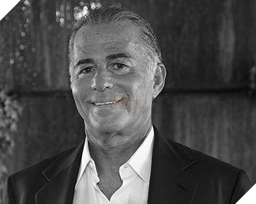 Phẫu thuật để to họa mi, tỷ phú người Bỉ tử vong ở tuổi 65