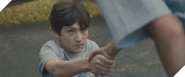  Brightburn : Phim siêu anh hùng kinh dị tung trailer rùng rợn