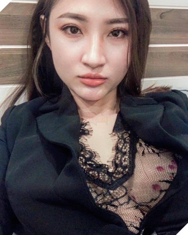 LMHT: Lop Thay Ba co co giao moi, mac ao ho vai de stream khien bao con tim chet ngat 9 Linh Dolce Lớp thầy Ba 9