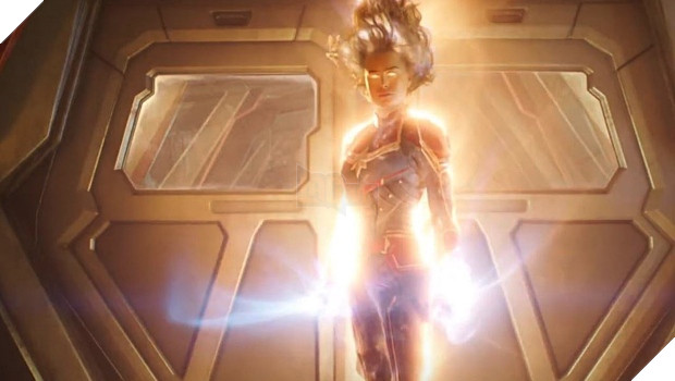 so sánh Captain Marvel và Wonder Woman 16