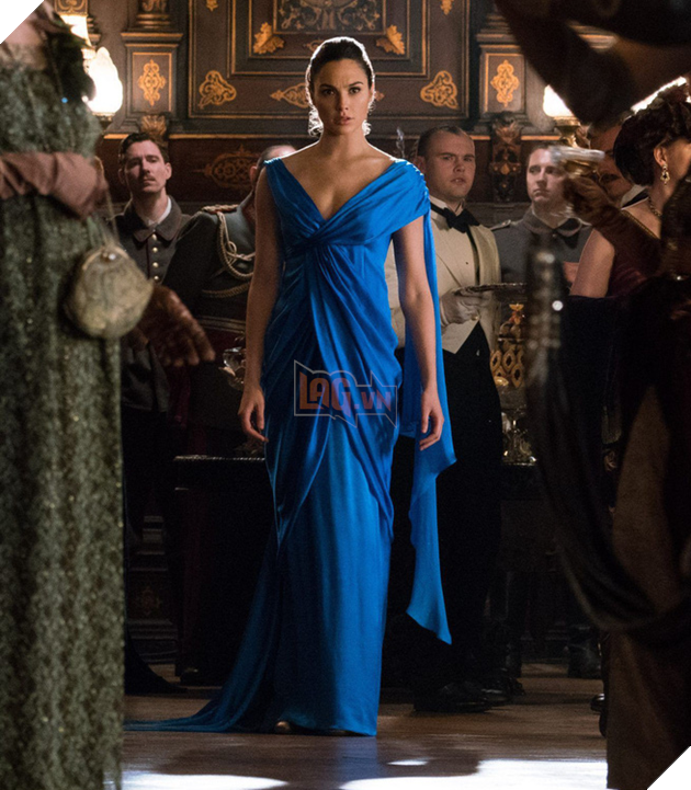 so sánh Captain Marvel và Wonder Woman 2