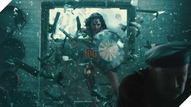 so sánh Captain Marvel và Wonder Woman 14