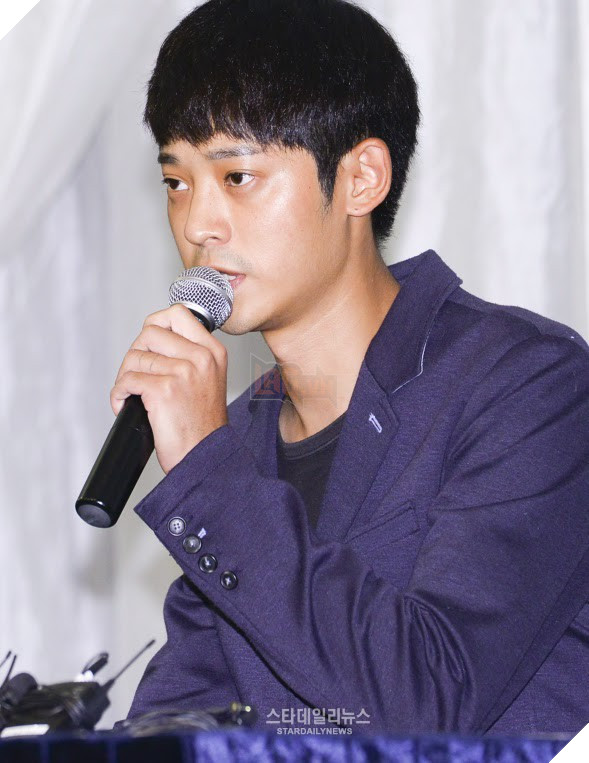 Jung Joon Young bi 10 nan nhan to tung clip se va co the phai nhan muc an cuc nang 3 Jung Joon Young bị 10 nạn nhân tố tung clip sẽ và có thể phải nhận mức án cực nặng 3