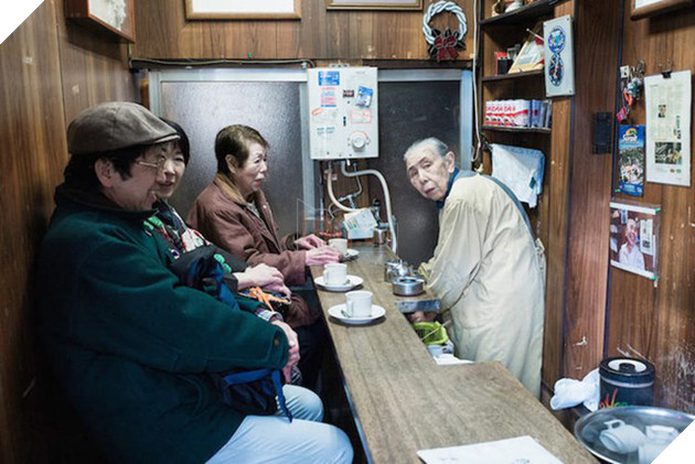 Vì sao ‘chó mèo Nhật nhiều hơn cả trẻ con’ và người già 80 tuổi vẫn phải làm việc? 4