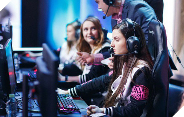 Đội tuyển LMHT nữ lại tiếp tục tạo drama, lần này chính Riot phải vào cuộc