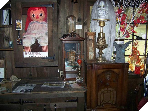 Annabelle Comes Home ra mắt Teaser Trailer ngắn gọn nhưng vô cùng đáng sợ 2