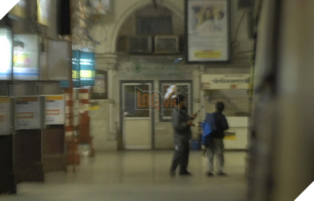 Review phim Khách sạn Mumbai: Thảm sát kinh hoàng - Nỗi ám ảnh của khủng bố trên từng thước phim 3