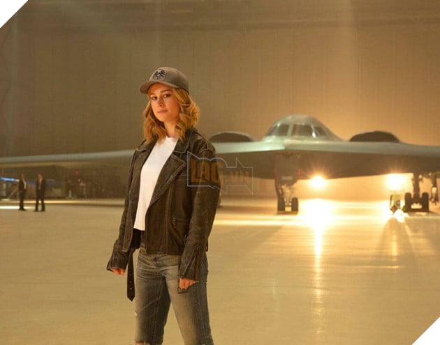 Hé lột một loạt những ảnh hậu trường của bom tấn Captain Marvel 2