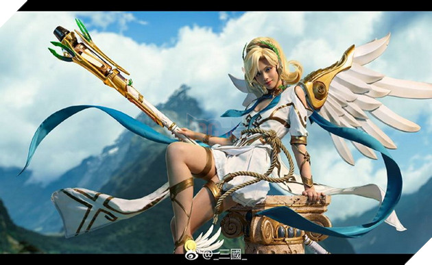Overwatch: Ngắm nhìn bộ cosplay Mercy thần thánh không tì vết từ fan hâm mộ