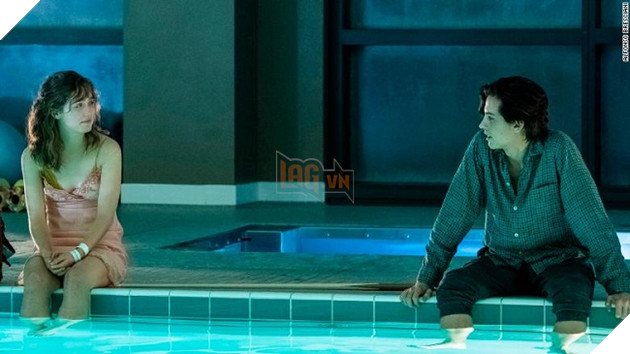 Cole Sprouse vào vai bệnh nhân nhưng đẹp trai đốn tim người hâm mộ 6