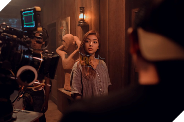  Lật mặt 4 : Chơi liều như đạo diễn Lý Hải, nữ chính lao xuống sông dù không biết bơi