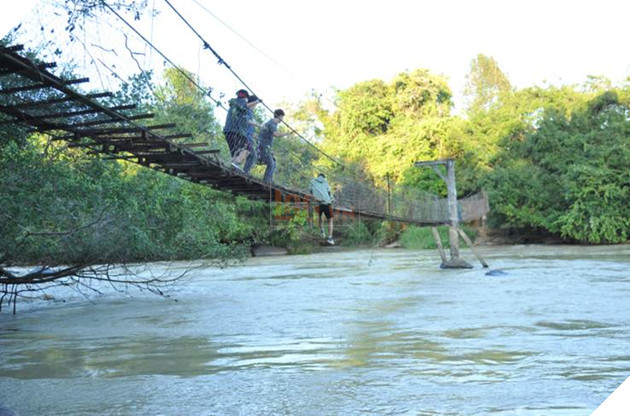  Lật mặt 4 : Chơi liều như đạo diễn Lý Hải, nữ chính lao xuống sông dù không biết bơi 3