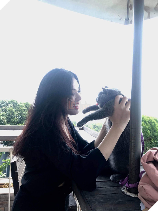 Gặp gỡ 'con sen' xinh như hotgirl và 'hoàng thượng' đang 'làm mưa làm gió' mạng xã hội