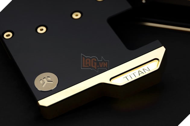 Ek-Vector RTX Titan phiên bản mạ vàng sang chảnh ra mắt.  2