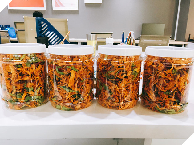 Fan Thầy Ba spam quảng cáo khô gà trên kênh stream của Độ Mixi và cái kết 2