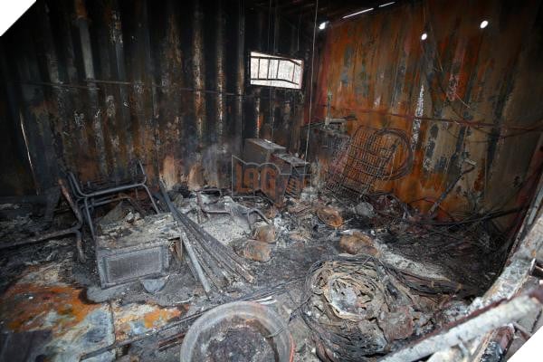 Bị xích và không thể chạy trốn, Chú chó nhỏ bị cháy xem cả đôi chân trong cơn hỏa hoạn tàn khốc ở Hàn Quốc 9