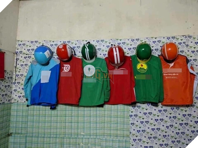  
Sáng ra toàn phải phân vân xem đi làm cho tập đoàn nào.