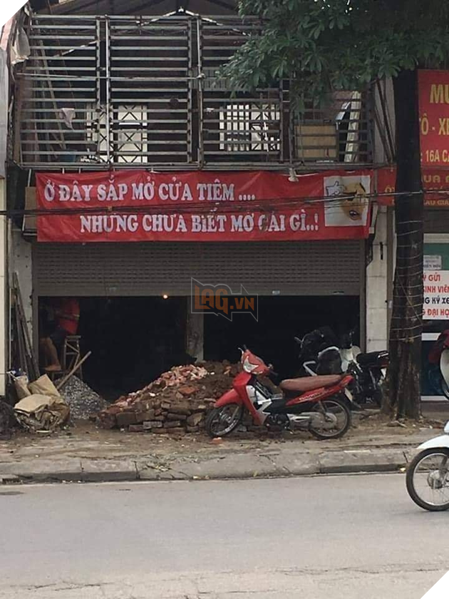  
Nhà anh có đất nên cứ xây tạm đấy đã rồi tính sau.