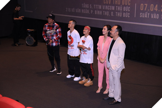 ﻿ Chị Mười Ba tiếp tục bị quay lén, Tiến Luật lên tiếng bảo vệ: Hãy thương chúng tôi! 3