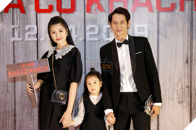 Dàn diễn viên Lật mặt: Nhà có khách cùng các con tham dự sự kiện công chiếu phim 2